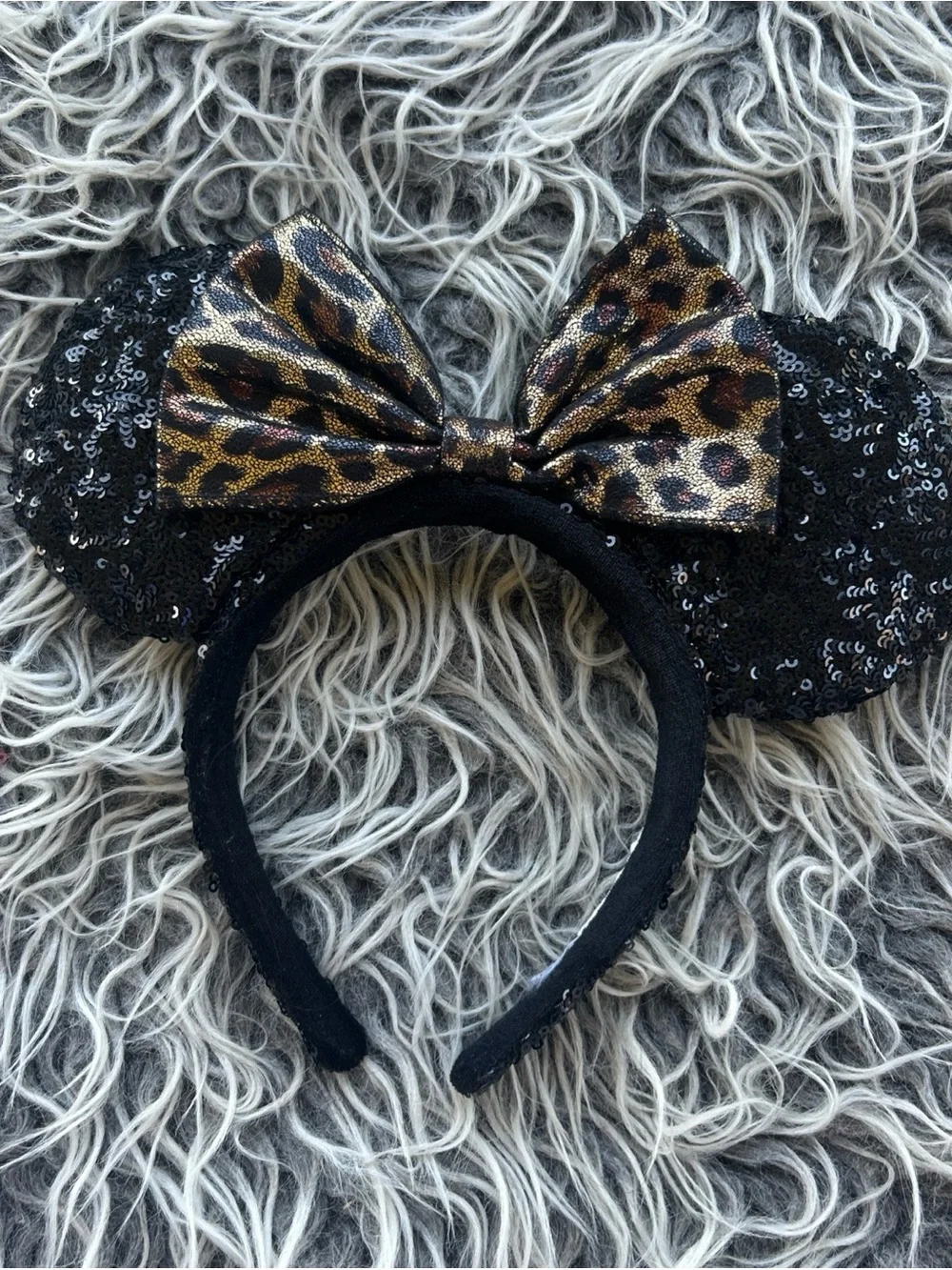 Disney black leopard bow Minnie ears headband Animal Print Disney Parks Sequins.